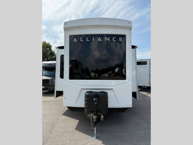 2026 Alliance RV 2026 Alliance RV Benchmark - thumbnail 3