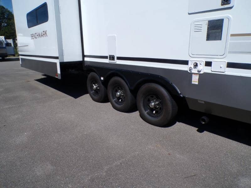 2026 Alliance RV 2026 Alliance RV Benchmark - thumbnail 8