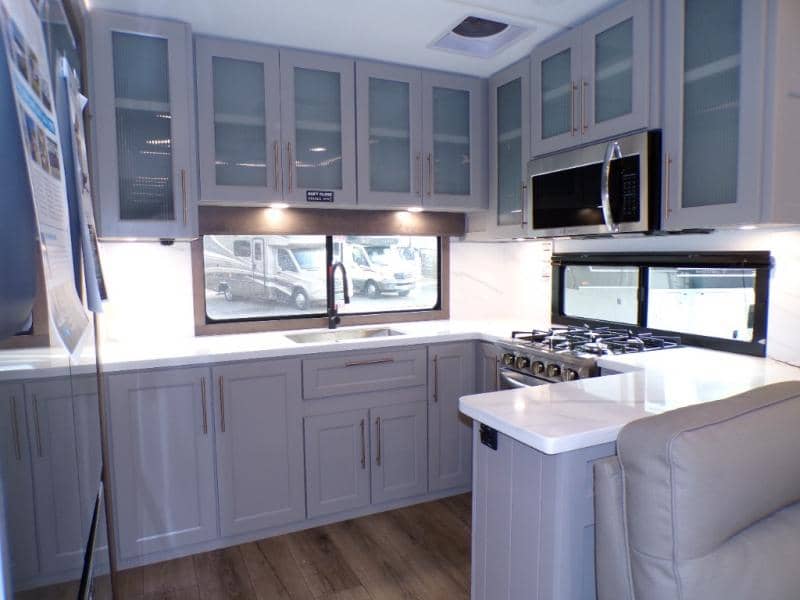 2026 Alliance RV 2026 Alliance RV Paradigm - thumbnail 25