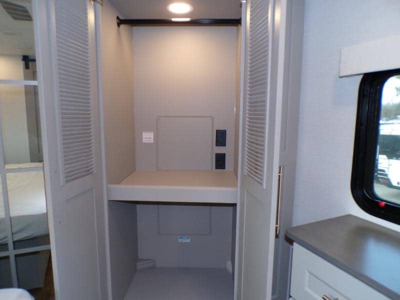 2026 Alliance RV 2026 Alliance RV Paradigm - thumbnail 40