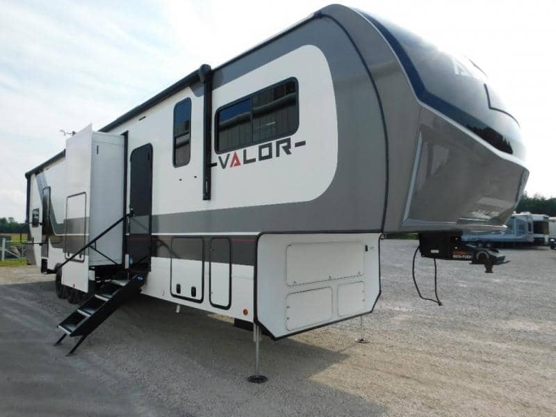 2025 Alliance RV 2025 Alliance RV Valor - thumbnail 1