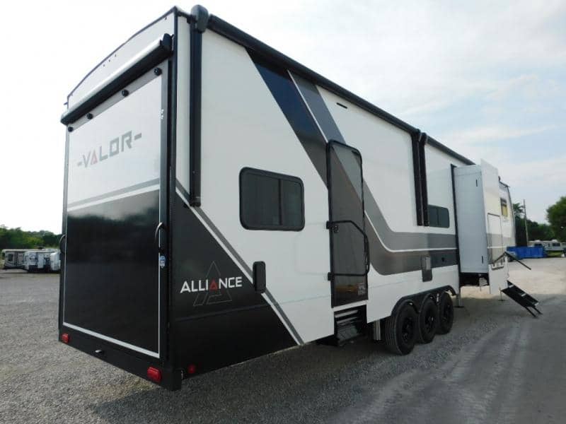 2025 Alliance RV 2025 Alliance RV Valor - thumbnail 3