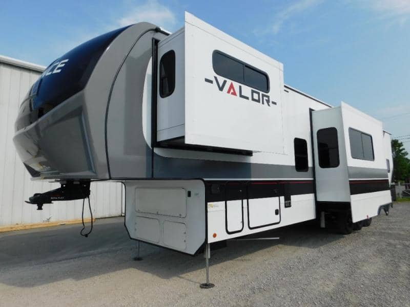 2025 Alliance RV 2025 Alliance RV Valor - thumbnail 5