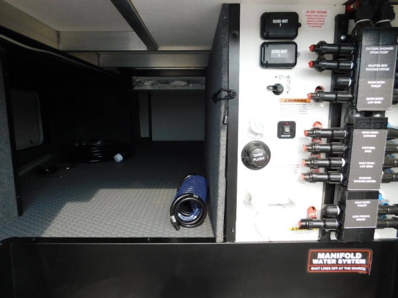 2025 Alliance RV 2025 Alliance RV Valor - thumbnail 6