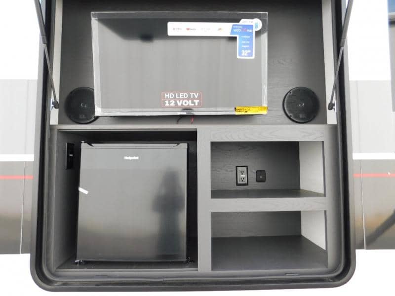 2025 Alliance RV 2025 Alliance RV Valor - thumbnail 9