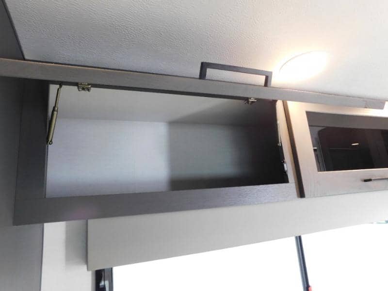 2025 Alliance RV 2025 Alliance RV Valor - thumbnail 13