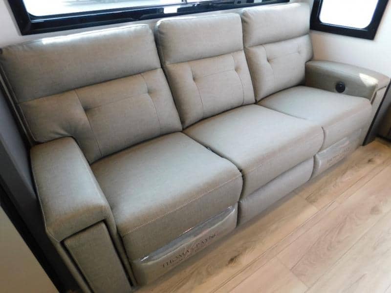 2025 Alliance RV 2025 Alliance RV Valor - thumbnail 14