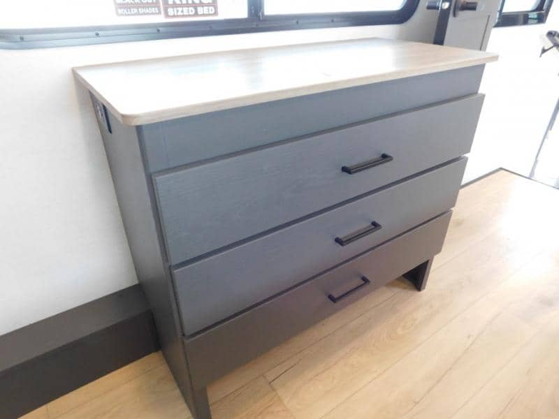 2025 Alliance RV 2025 Alliance RV Valor - thumbnail 36