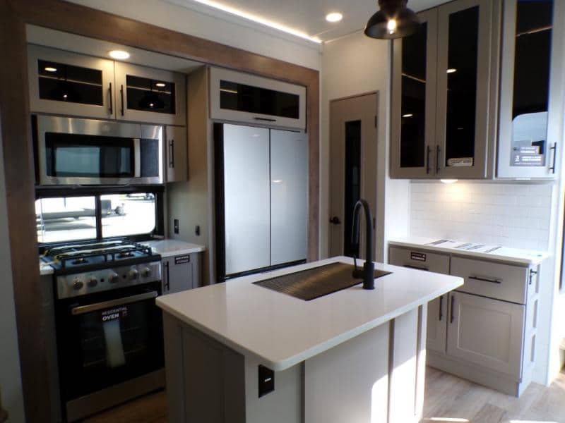 2026 Alliance RV 2026 Alliance RV Valor - thumbnail 20