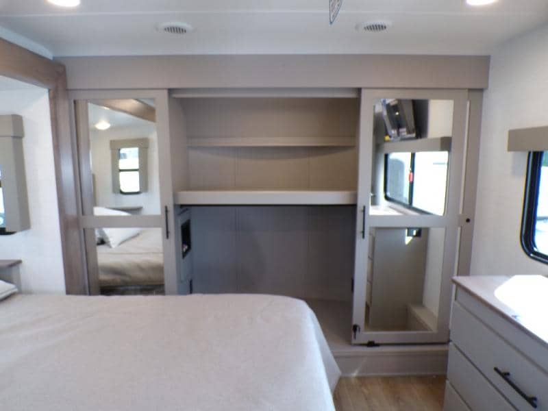 2026 Alliance RV 2026 Alliance RV Valor - thumbnail 37