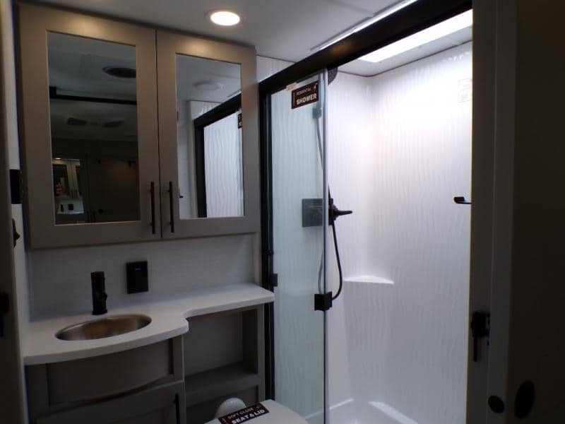 2026 Alliance RV 2026 Alliance RV Valor - thumbnail 40