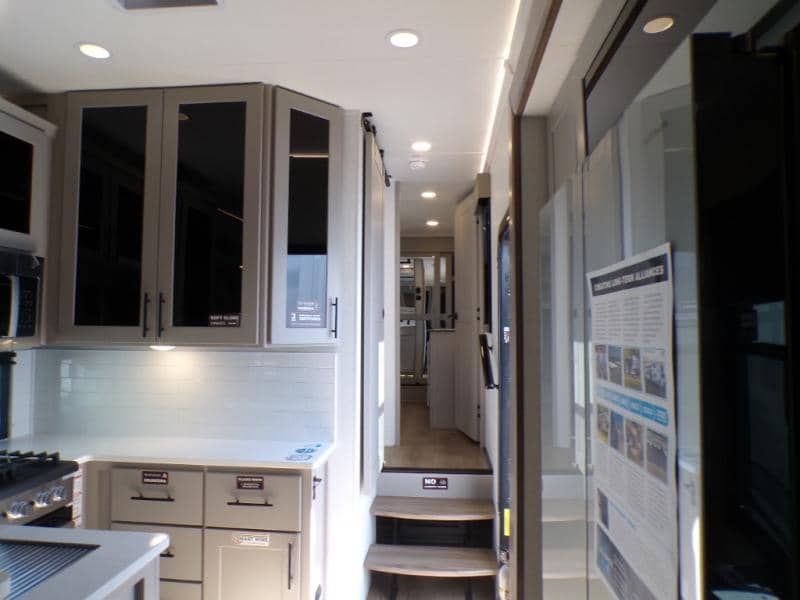 2026 Alliance RV 2026 Alliance RV Valor - thumbnail 20