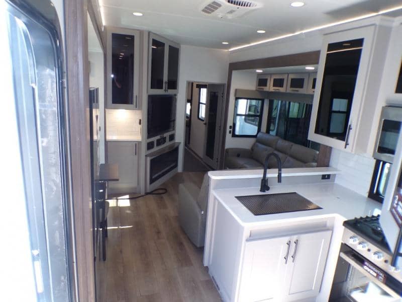 2026 Alliance RV 2026 Alliance RV Valor - thumbnail 21