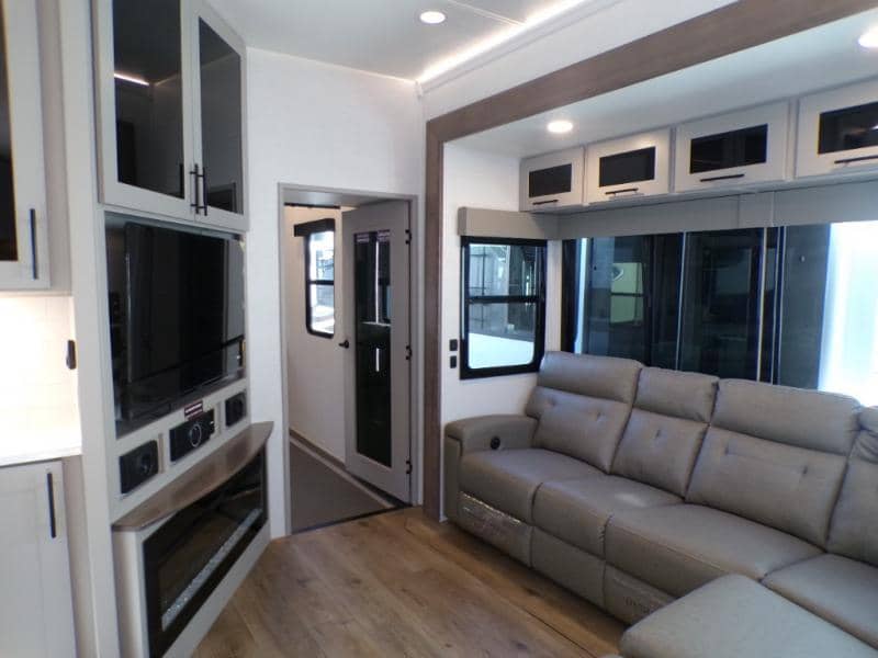 2026 Alliance RV 2026 Alliance RV Valor - thumbnail 22