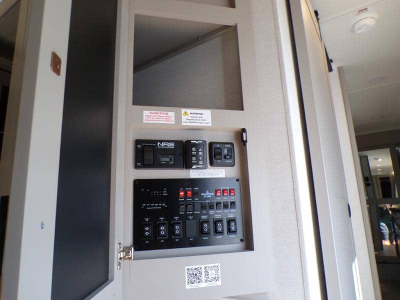 2026 Alliance RV 2026 Alliance RV Valor - thumbnail 38