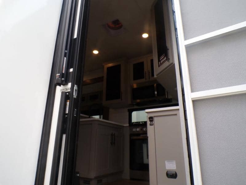 2026 Alliance RV 2026 Alliance RV Valor - thumbnail 14