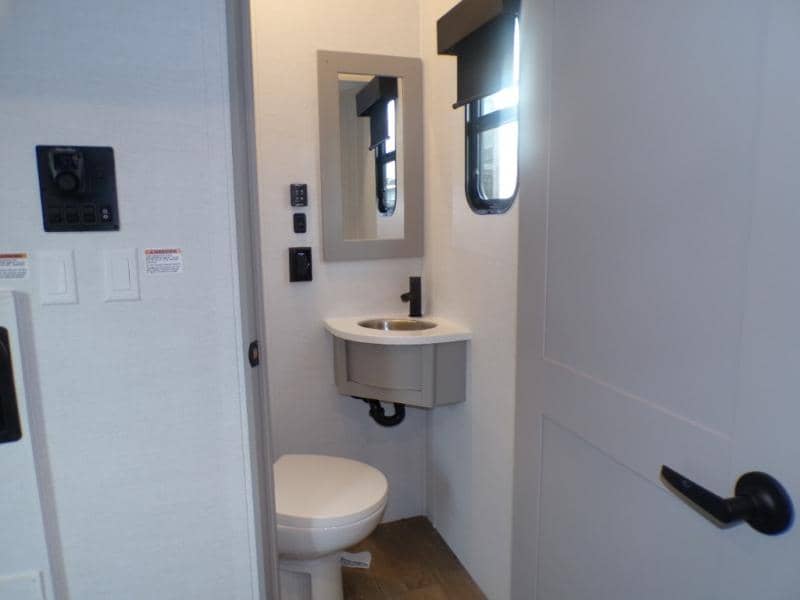 2026 Alliance RV 2026 Alliance RV Valor - thumbnail 35