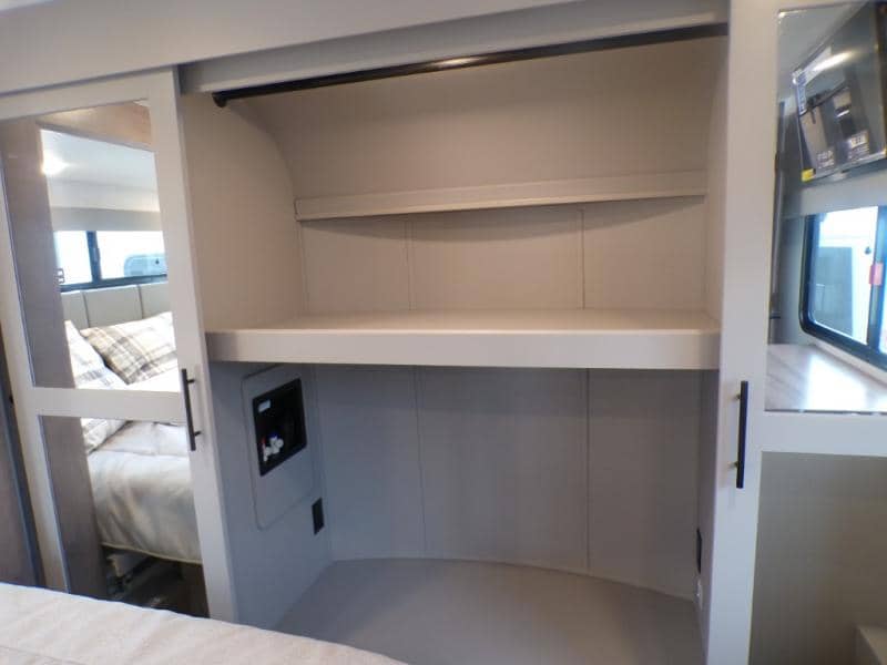 2026 Alliance RV 2026 Alliance RV Valor - thumbnail 42