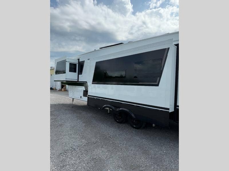 2026 Brinkley RV 2026 Brinkley RV Model Z - thumbnail 9