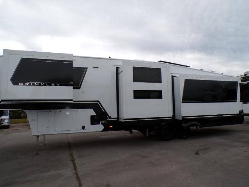 2026 Brinkley RV 2026 Brinkley RV Model Z - thumbnail 4