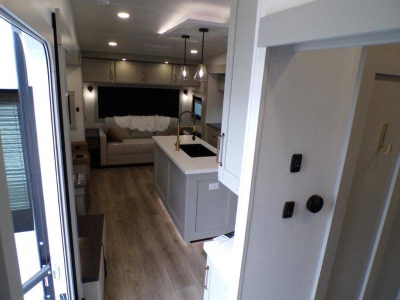 2026 Brinkley RV 2026 Brinkley RV Model Z - thumbnail 18