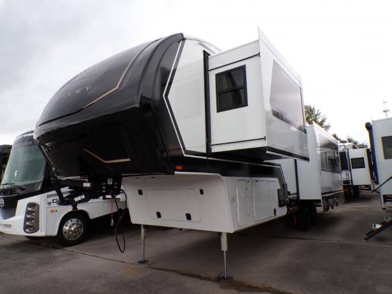 2026 Brinkley RV 2026 Brinkley RV Model Z - thumbnail 3