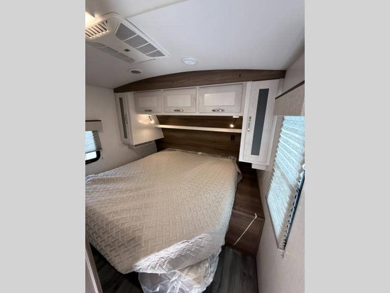 2024 Cruiser RV 2024 Cruiser RV Twilight Signature - thumbnail 32
