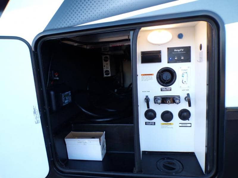 2023 Dutchmen 2023 Dutchmen Voltage - thumbnail 10