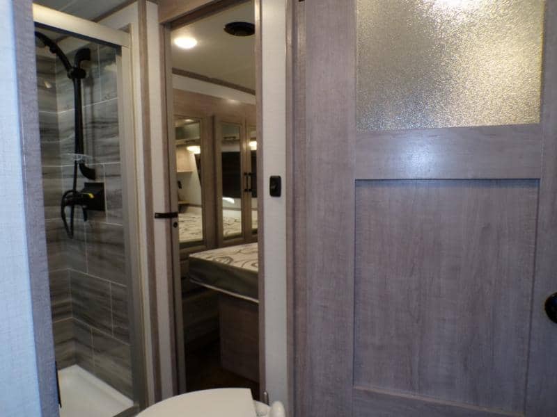 2023 Dutchmen 2023 Dutchmen Voltage - thumbnail 45