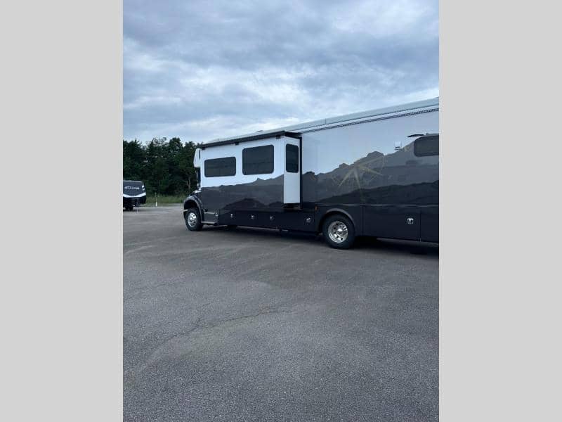 2025 Dynamax 2025 Dynamax DX3 - thumbnail 6