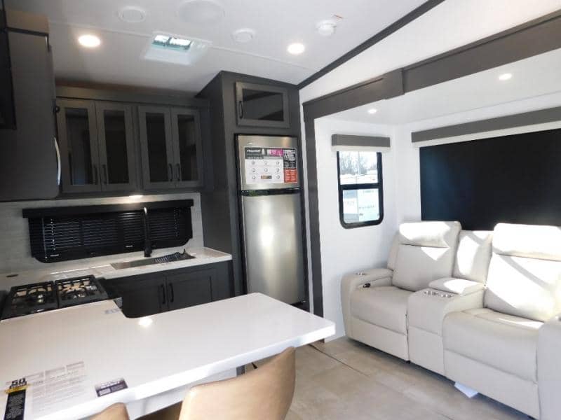 2025 Forest River 2025 Forest River Flagstaff Classic - thumbnail 6