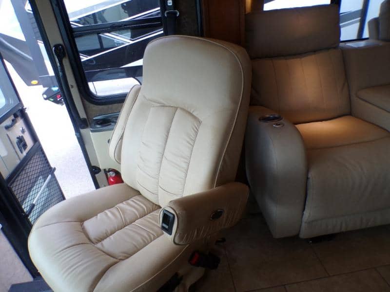 2014 Tiffin 2014 Tiffin Allegro Red - thumbnail 27