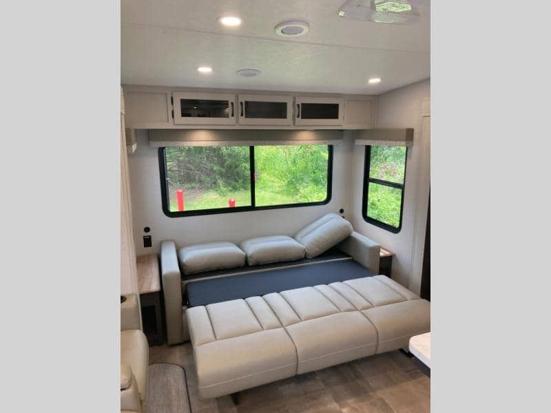 2025 Coachmen 2025 Coachmen Chaparral Lite - thumbnail 9