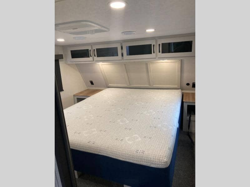 2025 Coachmen 2025 Coachmen Chaparral Lite - thumbnail 13