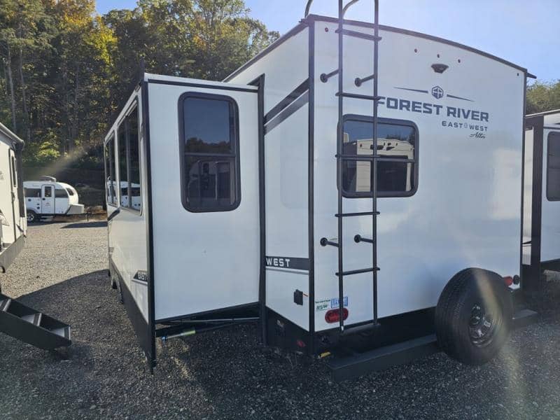 2026 East to West 2026 East to West Alta - thumbnail 5