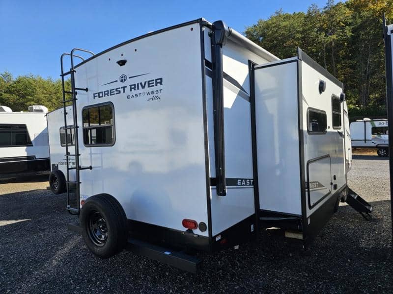 2026 East to West 2026 East to West Alta - thumbnail 7