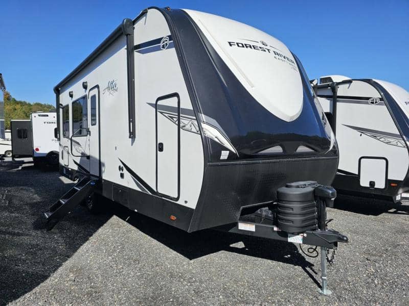 2026 East to West 2026 East to West Alta Toy Hauler - thumbnail 1