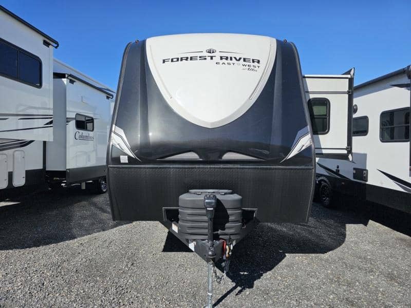 2026 East to West 2026 East to West Alta Toy Hauler - thumbnail 3