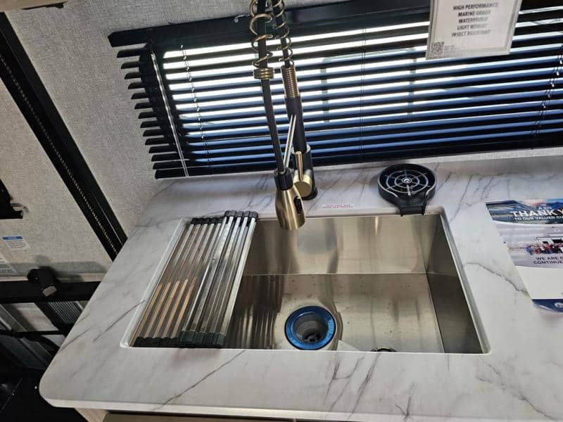 2026 East to West 2026 East to West Alta Toy Hauler - thumbnail 17