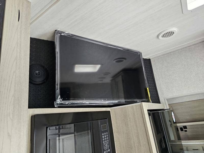 2026 East to West 2026 East to West Alta Toy Hauler - thumbnail 20