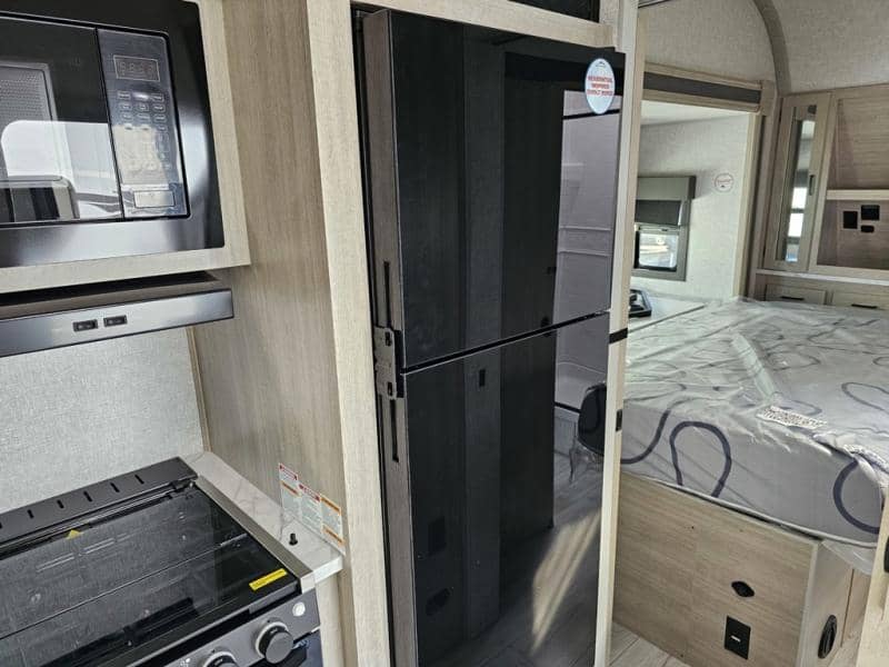 2026 East to West 2026 East to West Alta Toy Hauler - thumbnail 23