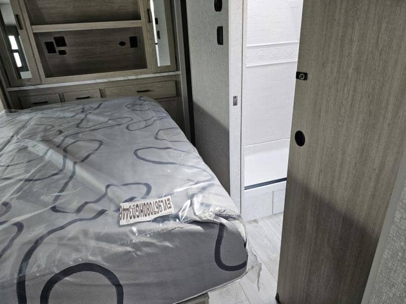 2026 East to West 2026 East to West Alta Toy Hauler - thumbnail 27