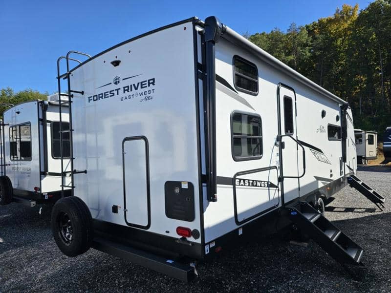 2026 East to West 2026 East to West Alta - thumbnail 7