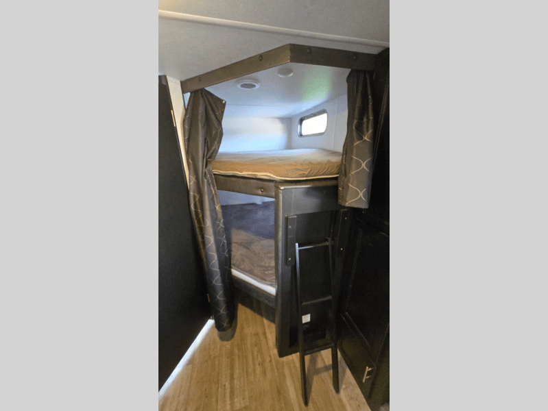 2022 Forest River 2022 Forest River Cherokee Grey Wolf - thumbnail 14