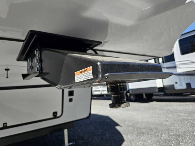 2026 Forest River 2026 Forest River Sabre - thumbnail 3