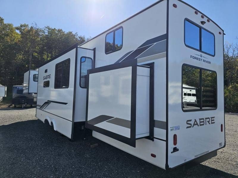 2026 Forest River 2026 Forest River Sabre - thumbnail 6