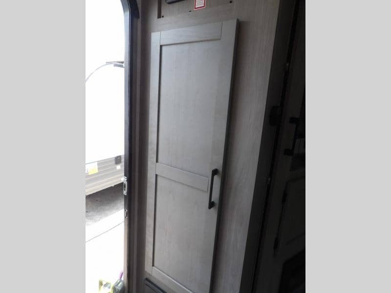 2023 Dutchmen 2023 Dutchmen Kodiak Ultimate - thumbnail 11