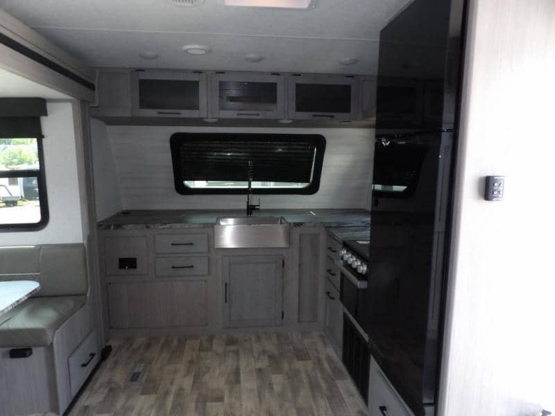 2023 Dutchmen 2023 Dutchmen Kodiak Ultimate - thumbnail 13