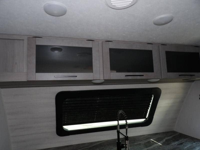 2023 Dutchmen 2023 Dutchmen Kodiak Ultimate - thumbnail 16