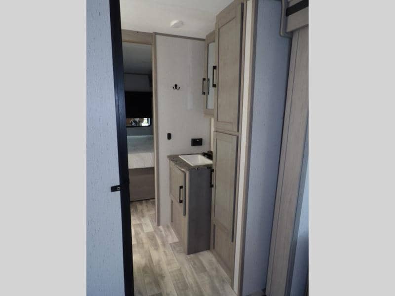 2023 Dutchmen 2023 Dutchmen Kodiak Ultimate - thumbnail 23